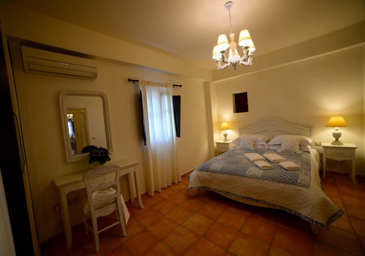 Focalion Castle Luxury Suites Pírgos Dhiroú Exterior foto